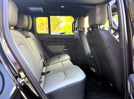 Land Rover - Defender