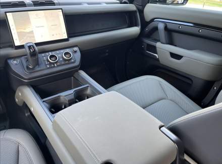 Land Rover - Defender