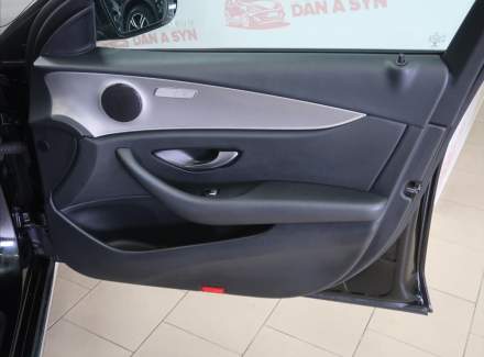 Mercedes-Benz - E-class