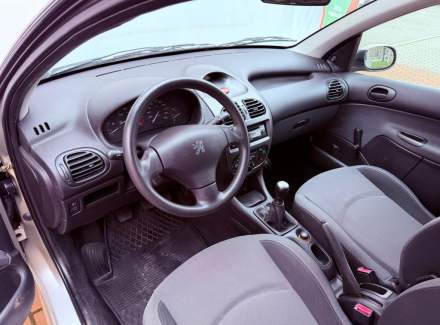 Peugeot - 206
