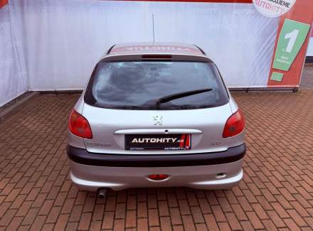 Peugeot - 206