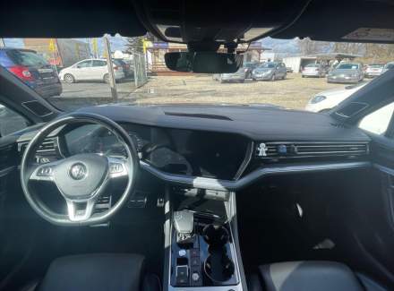 Volkswagen - Touareg