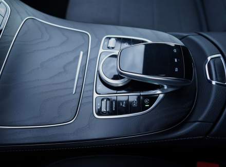 Mercedes-Benz - E-class