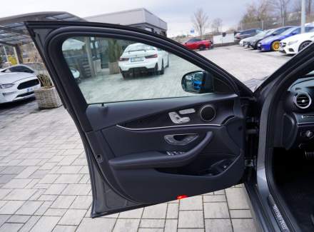 Mercedes-Benz - E-class