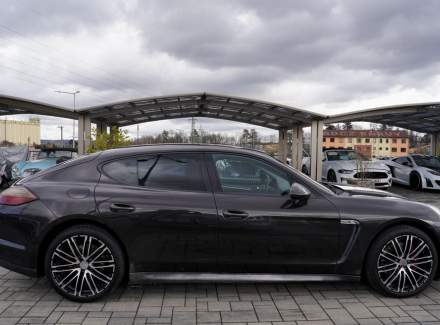 Porsche - Panamera