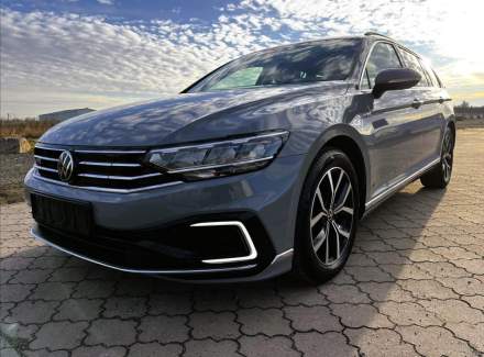 Volkswagen - Passat