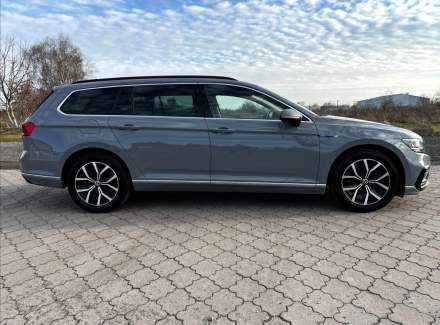 Volkswagen - Passat