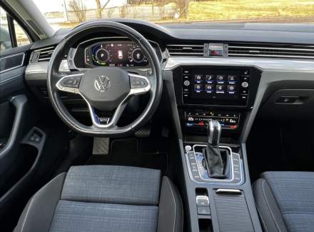 Volkswagen - Passat