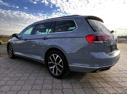 Volkswagen - Passat