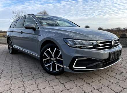 Volkswagen - Passat