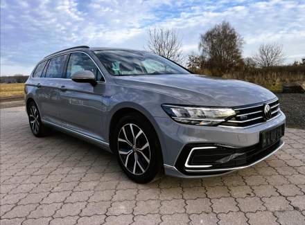 Volkswagen - Passat