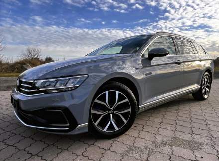 Volkswagen - Passat