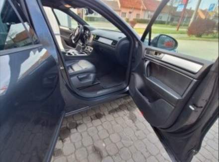 Volkswagen - Touareg