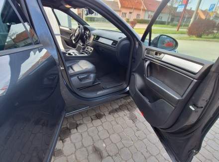 Volkswagen - Touareg