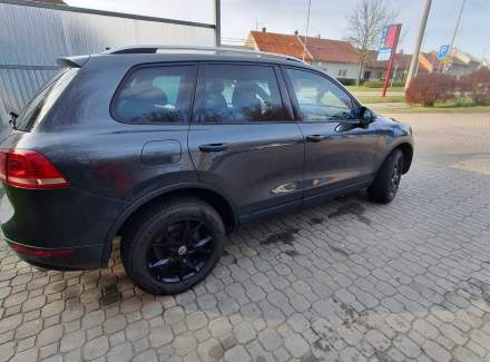 Volkswagen - Touareg