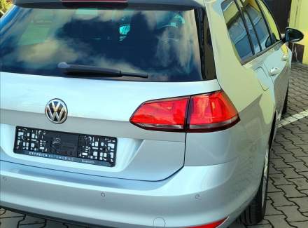 Volkswagen - Golf