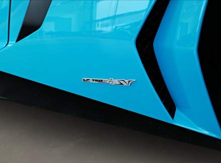 Lamborghini - Aventador