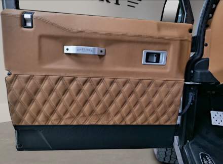 Land Rover - Defender