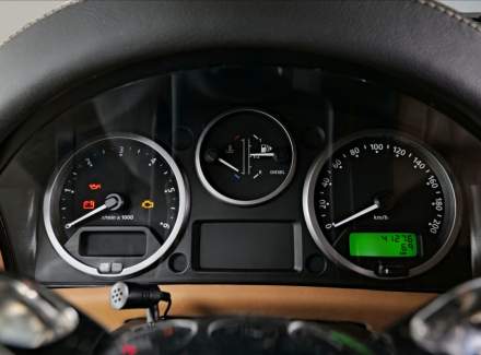 Land Rover - Defender