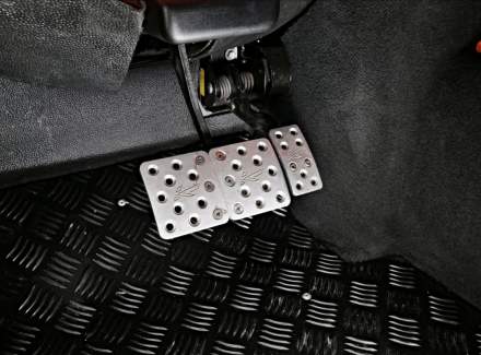 Land Rover - Defender