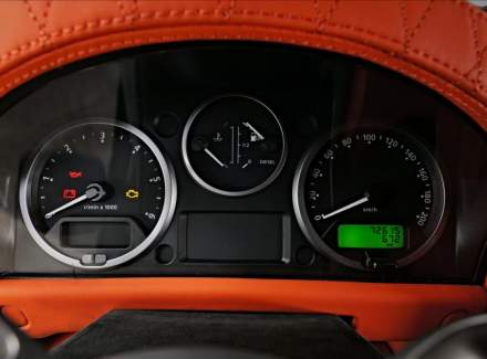 Land Rover - Defender