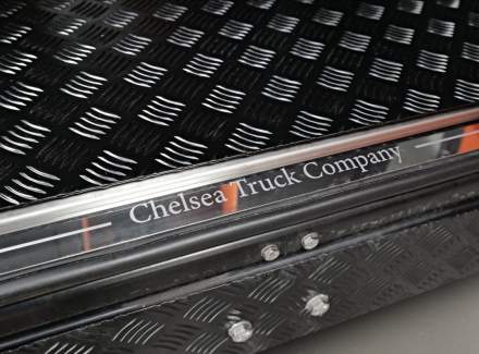 Land Rover - Defender