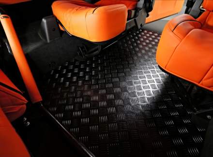 Land Rover - Defender