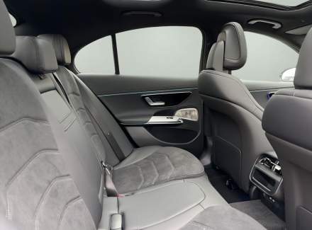 Mercedes-Benz - E-class