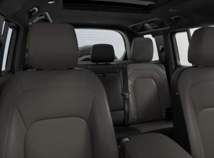 Land Rover - Defender