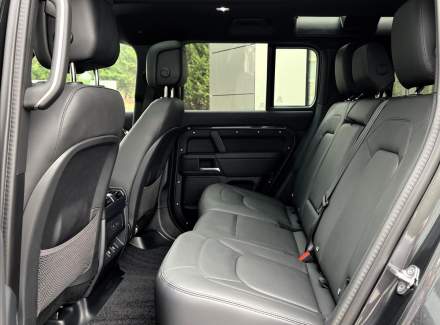Land Rover - Defender