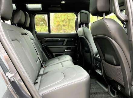 Land Rover - Defender