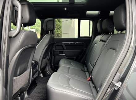 Land Rover - Defender