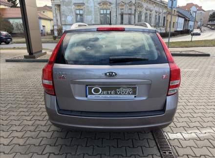 Kia - Cee'd