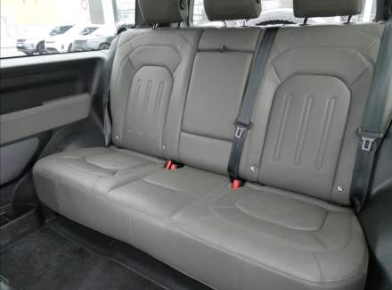 Land Rover - Defender