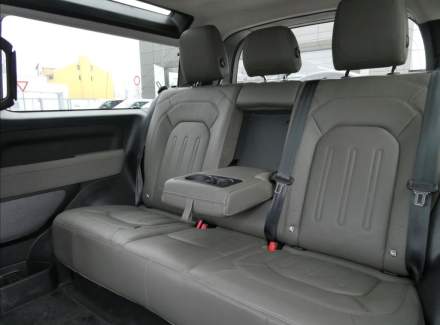 Land Rover - Defender