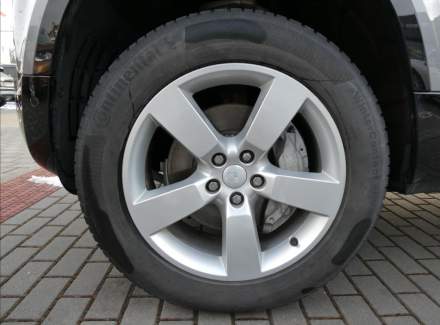 Land Rover - Defender