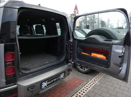 Land Rover - Defender
