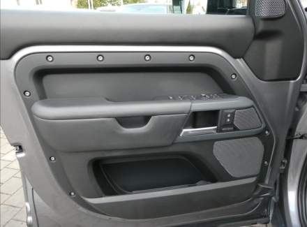 Land Rover - Defender