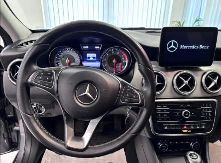 Mercedes-Benz - GLA