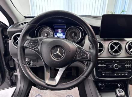 Mercedes-Benz - GLA