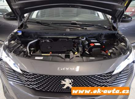 Peugeot - 5008