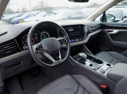 Volkswagen - Touareg