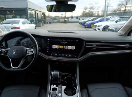 Volkswagen - Touareg