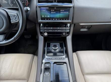Jaguar - F-Pace