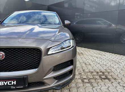 Jaguar - F-Pace