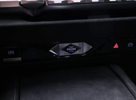 DS Automobiles - DS4