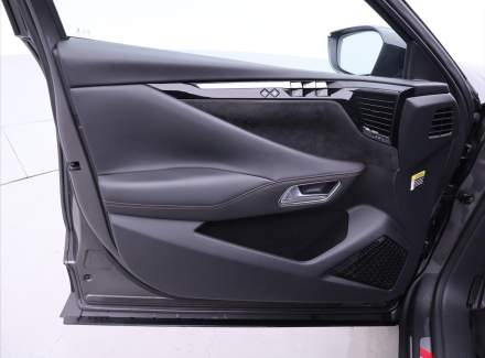 DS Automobiles - DS4