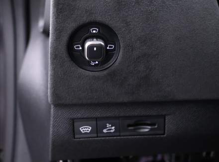 DS Automobiles - DS4