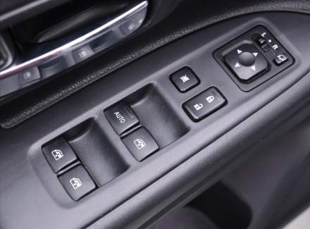 Mitsubishi - Outlander