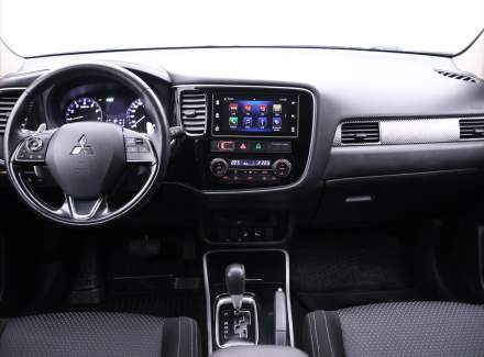 Mitsubishi - Outlander